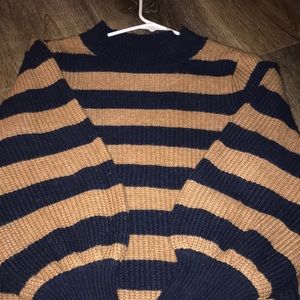 Knitted sweater worn once missing tags